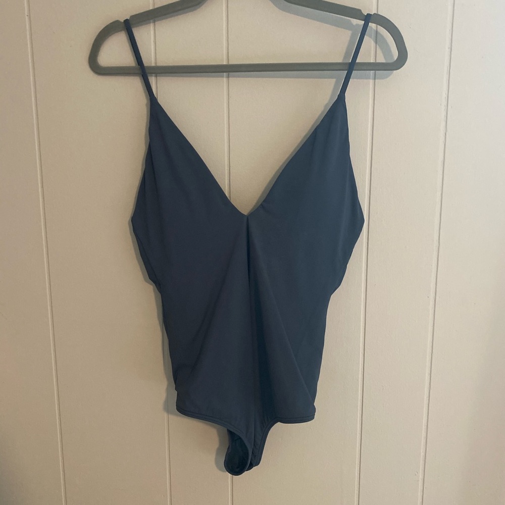 O’Neill one piece size small